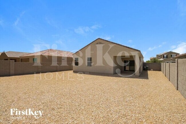 Building Photo - 11534 E Cliffrose Ln