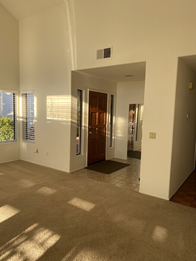 Front door entry way - 15928 Caminito Aire Puro