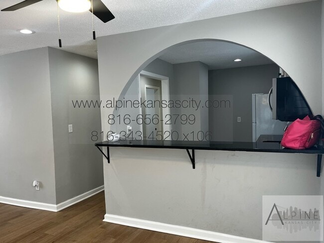 Building Photo - Beautifully Updated Home! Fenced! Vouchers OK!