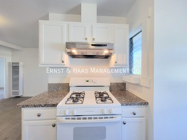 Building Photo - 546 Lime Ave