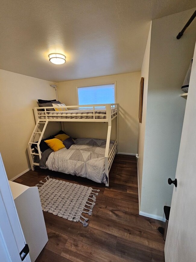 Building Photo - Furnished  3 bedroom in Mount Vernon for S...