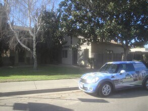 Building Photo - One Bedroom Apartment in Santa Maria