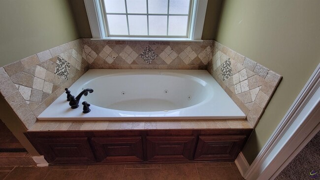 Building Photo - 105 Fortune Way