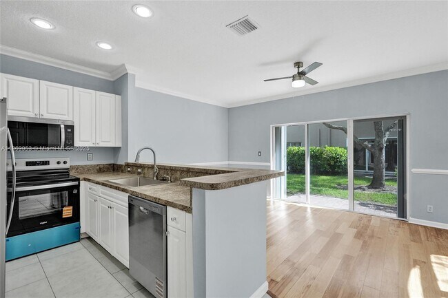 Building Photo - 3128 Coral Ridge Dr