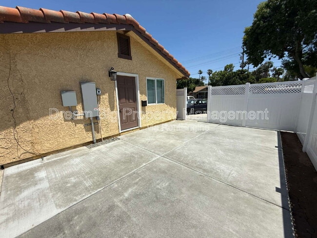 Building Photo - 3556 Harrison St