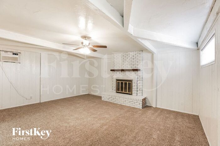 Building Photo - 9731 N 56th Dr