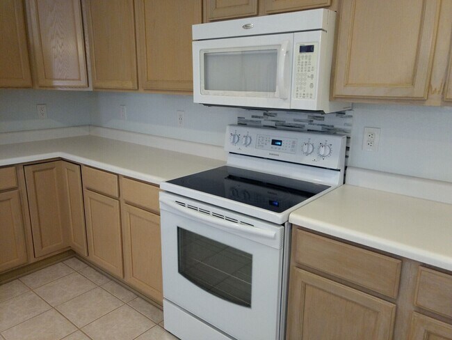 Building Photo - 3213 E Rosemonte Dr