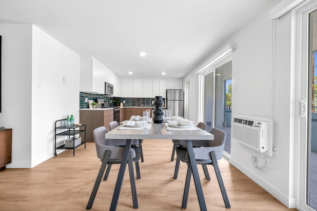 Building Photo - 1070 E 300 S