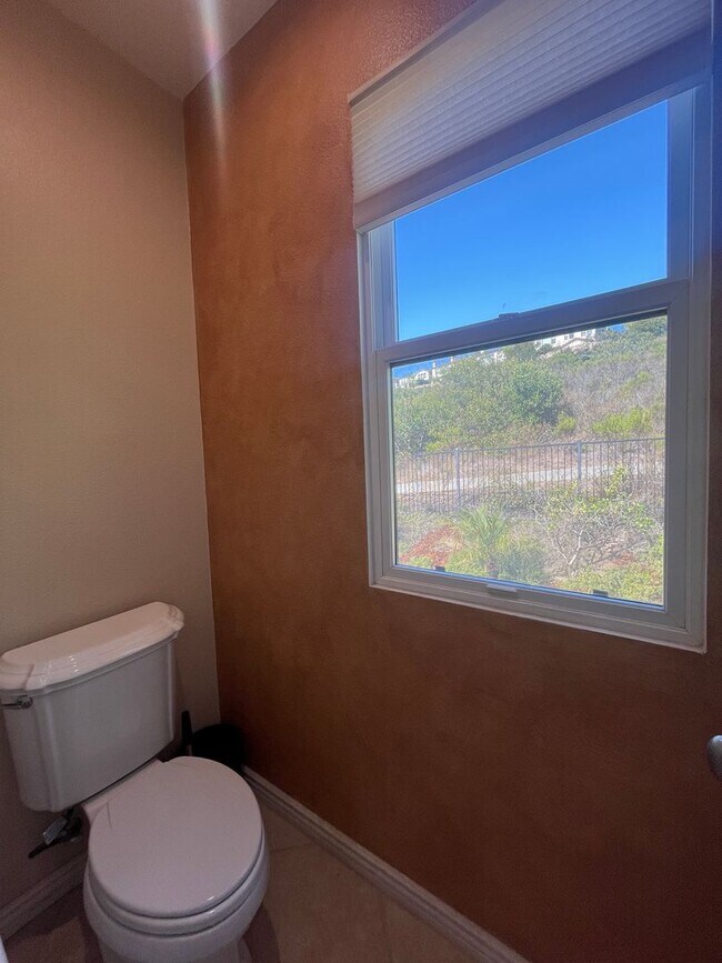 Building Photo - Elegant 5-Bedroom Carmel Valley Home with ...