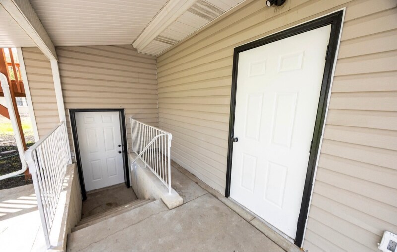 Building Photo - 457 S 100 E St