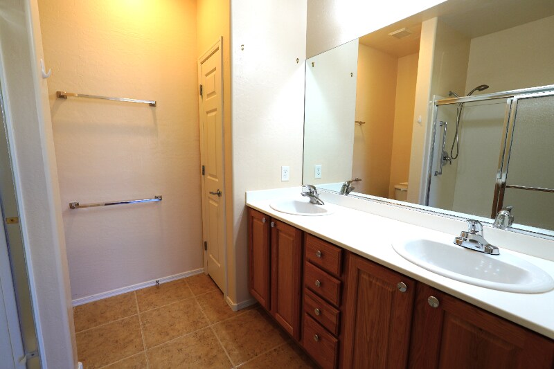 Building Photo - 2558 Divine Sky Dr