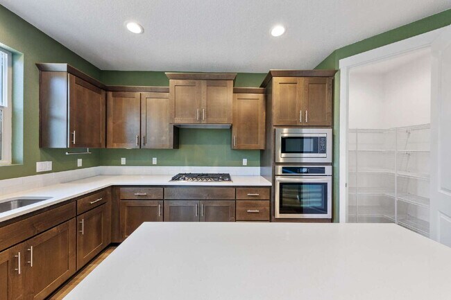 Building Photo - Large Recent Construction Home with Bonus Room!