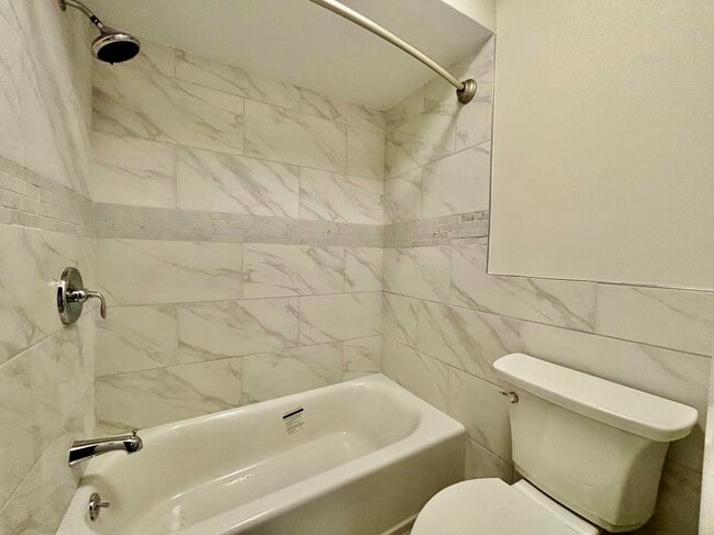 Building Photo - 781 Spinnaker Ct