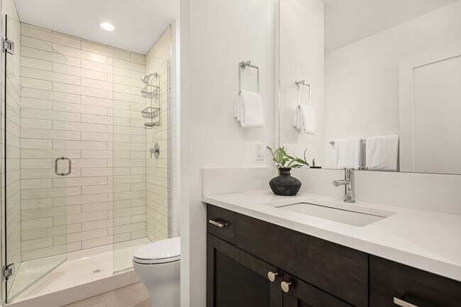 Building Photo - 4bd/3.25 Kirkland Home