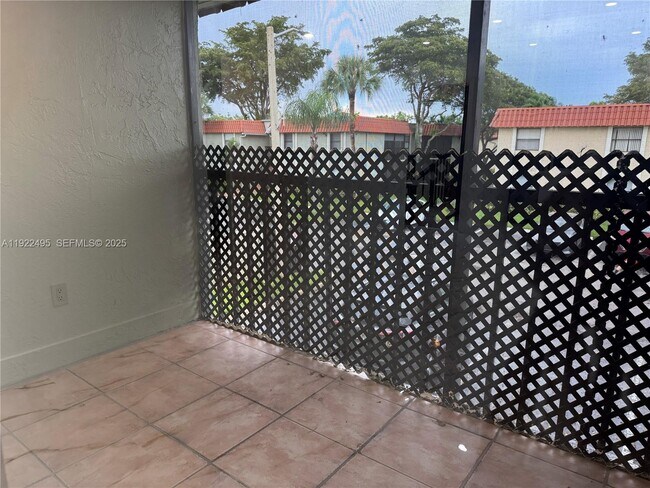 Building Photo - 9726 Hammocks Blvd