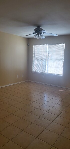 Building Photo - 1006 Lilia Dr