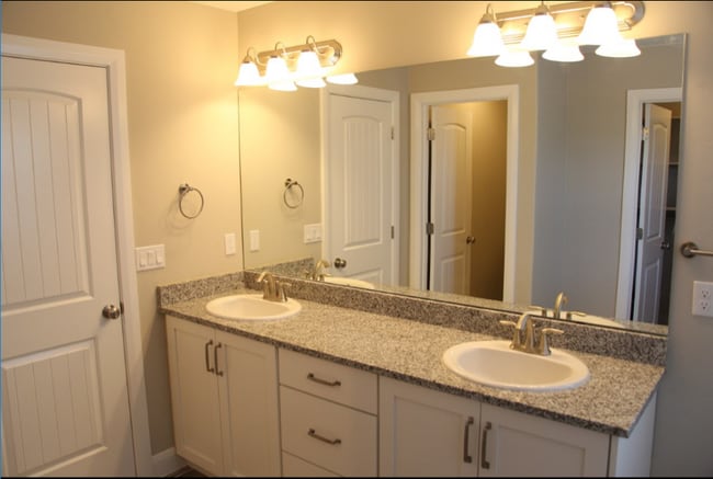 Building Photo - Blackhawk Townhome! End Unit!!