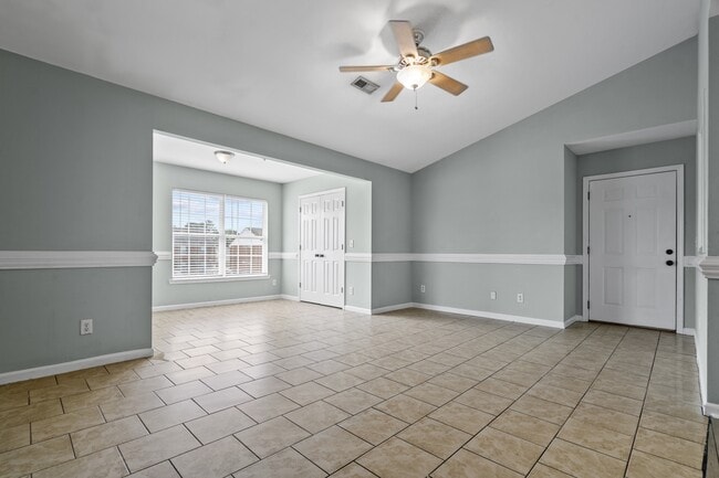 Building Photo - 535 3rd Loop Rd