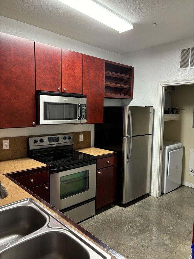 Building Photo - 2505 San Gabriel St