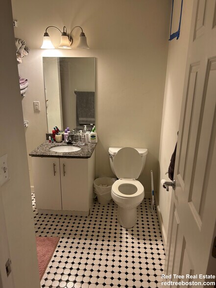 Building Photo - 461 Park Dr