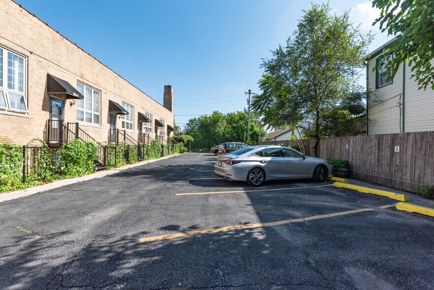 Building Photo - 2415 W 24th St