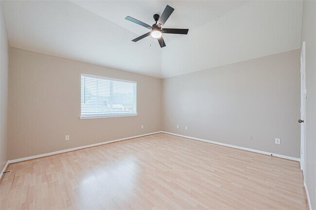 Building Photo - 8714 Ashlawn Dr
