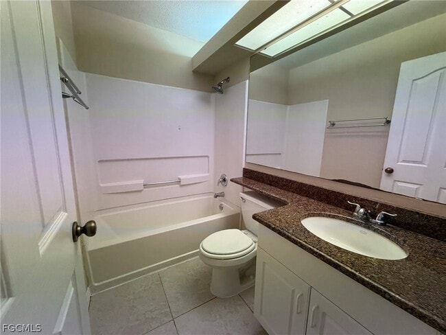 Building Photo - 414 SE 7th St