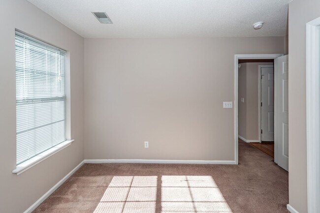 Building Photo - 3 Bedroom, 2 Bathroom Home in Whitehall - ...