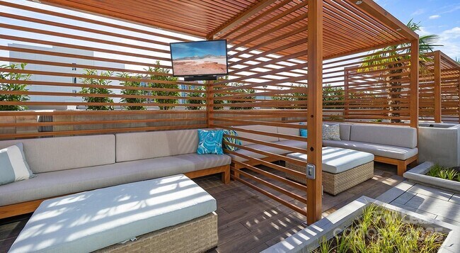 Building Photo - 4425 Sharon Rd