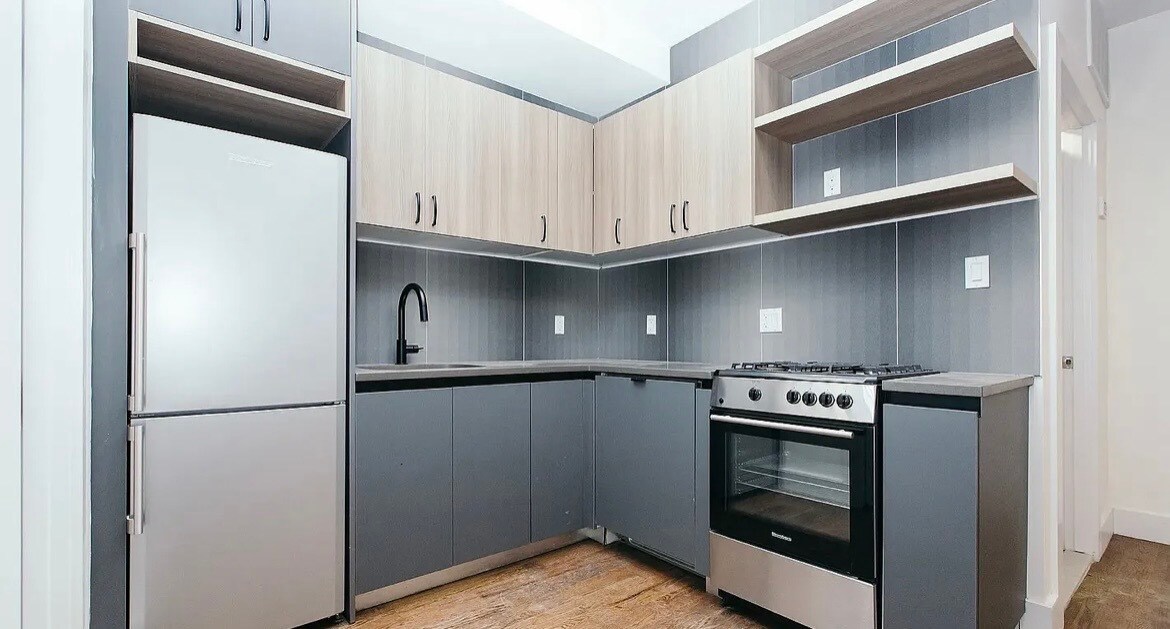 Building Photo - 294 Powers St