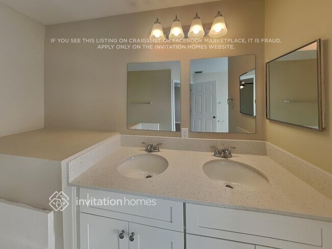 Building Photo - 5755 Fairbridge St