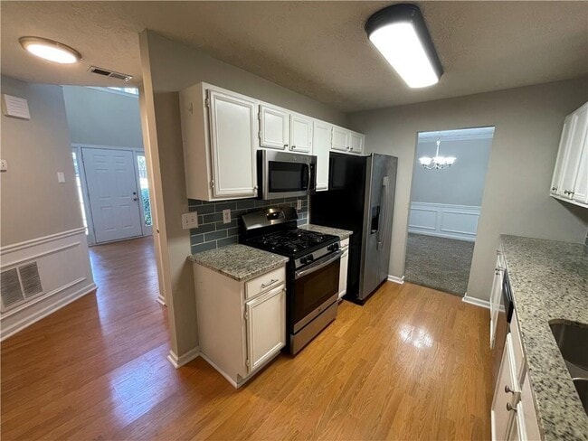 Building Photo - 4401 Dickens Ct NW