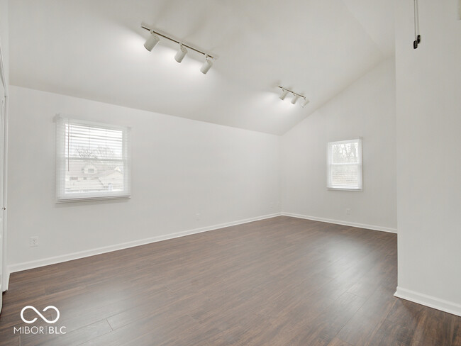 Building Photo - 1035 Helen Dr