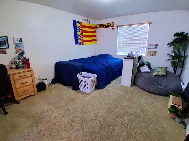 Building Photo - 146 W 1230 N St