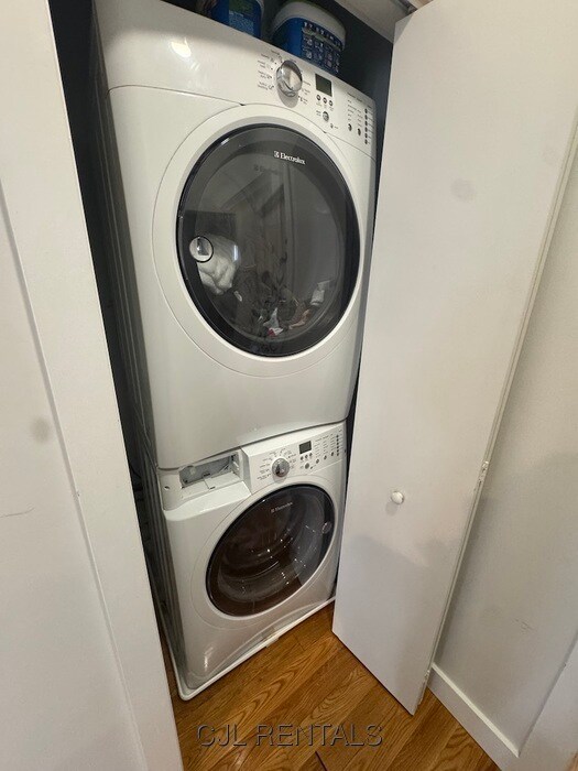 Building Photo - 9 Harding St