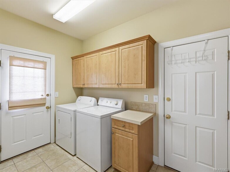 Building Photo - 8843 Marston Way