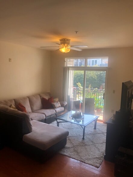 Living Room - 2655 Prosperity Ave