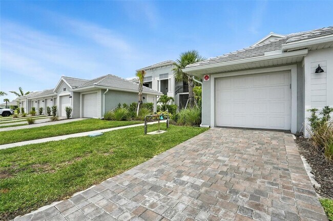 Building Photo - 14281 Heritage Landing Blvd