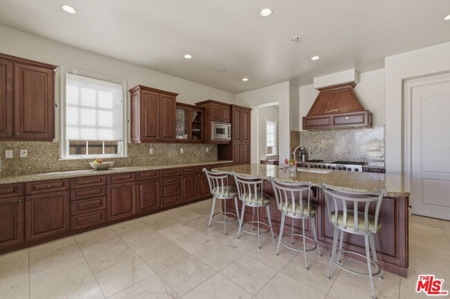 Building Photo - 25561 Prado De Oro