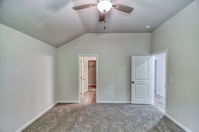 Building Photo - 932 Varenna Ct
