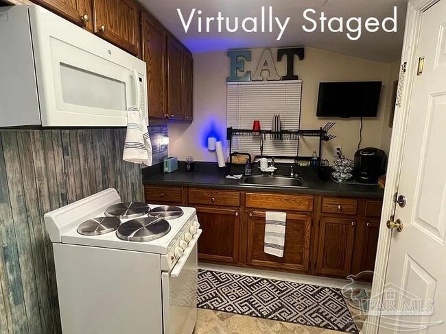 Building Photo - 900 N Pace Blvd