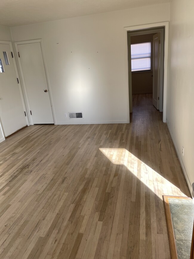 Upstairs Living room/hallway - 5472 S 2200 W