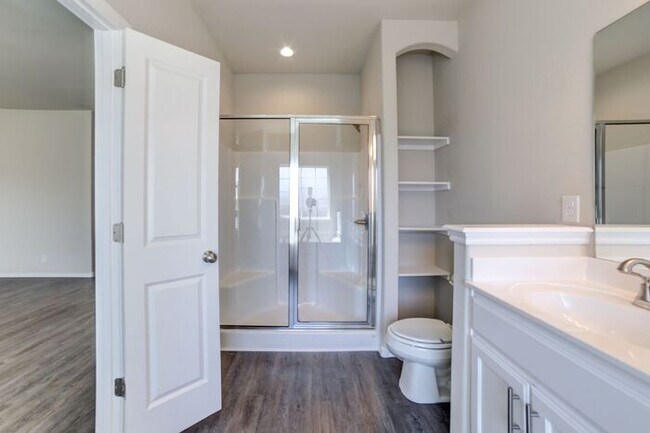 Building Photo - 3/2/2 Patio Home! Lawncare included plus a...