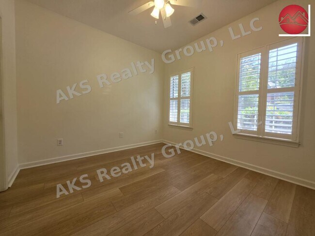 Building Photo - 158 Sugar Dr