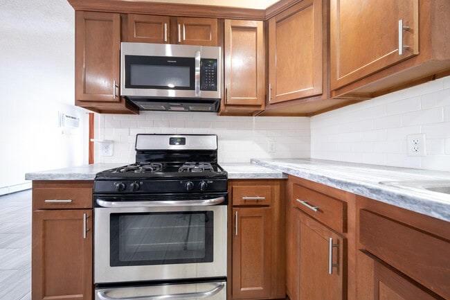 Building Photo - 7352 72nd Ln N