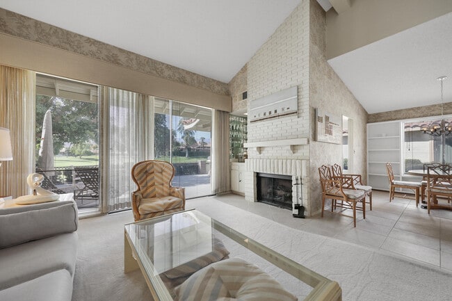 Building Photo - 175 Gran Via