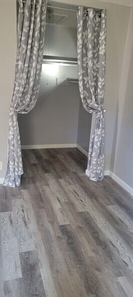 Building Photo - 3003 Parker Ln