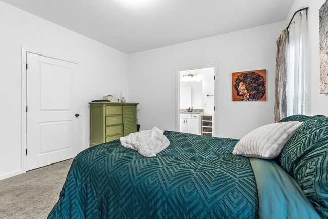 Building Photo - 942 Millstream Dr