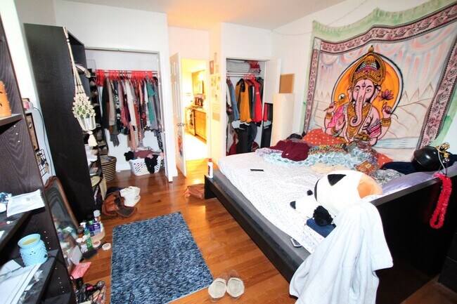 Building Photo - 3 bedroom 2 bath apartment in south broad street