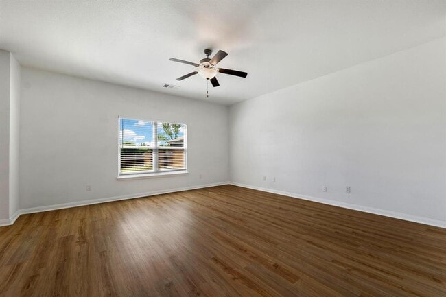 Building Photo - 317 Cres Park Dr